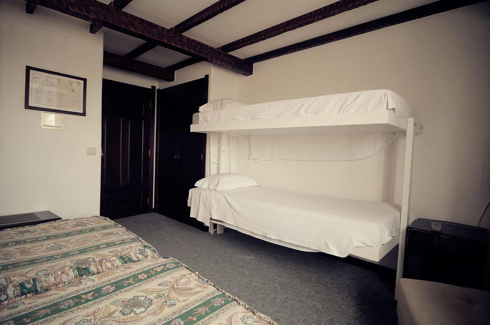 Rainha Santa Isabel - Obidos History Hotel Exterior photo
